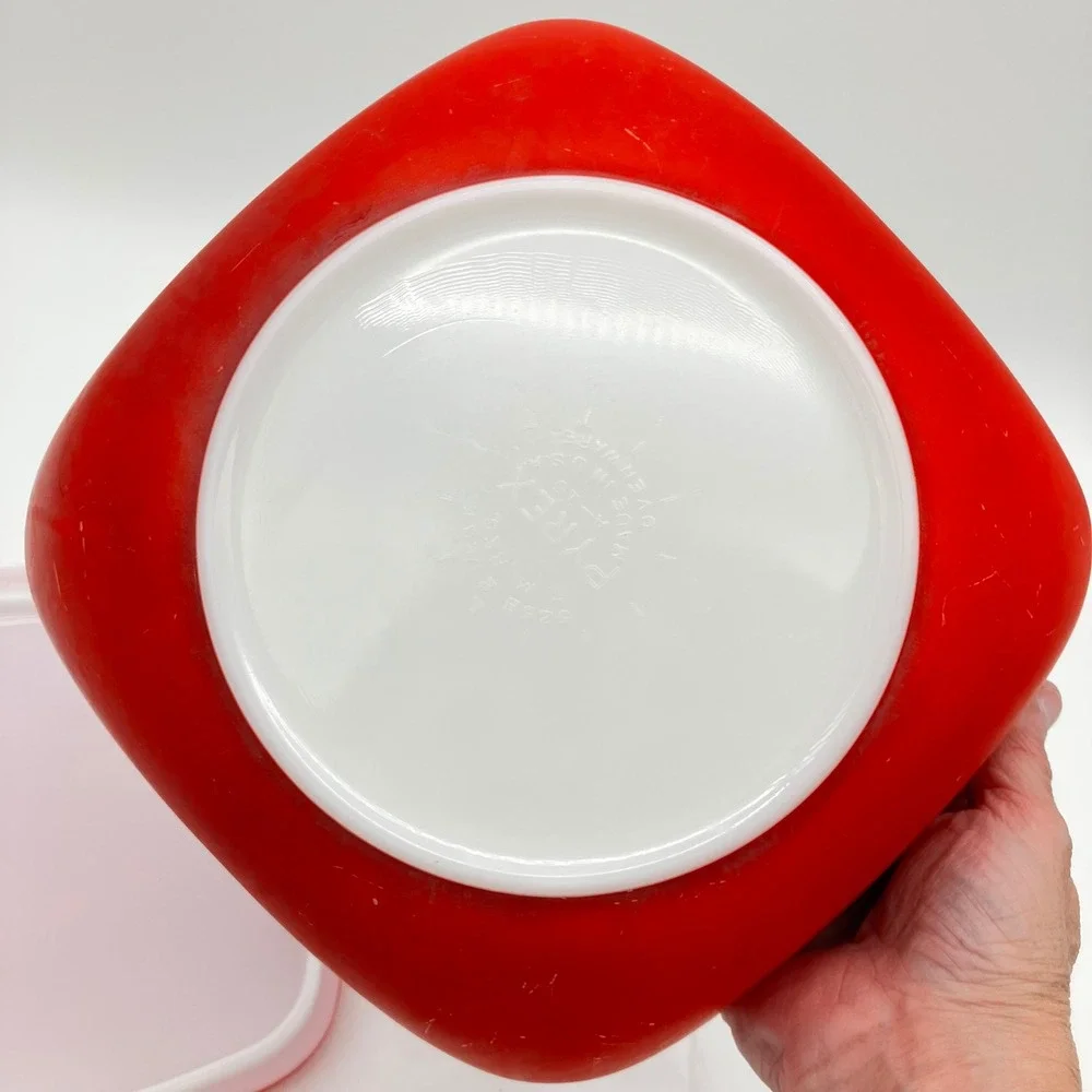 Pyrex Casserole Dish 525 2.5QT Red Vintage Milk Glass Square Lid